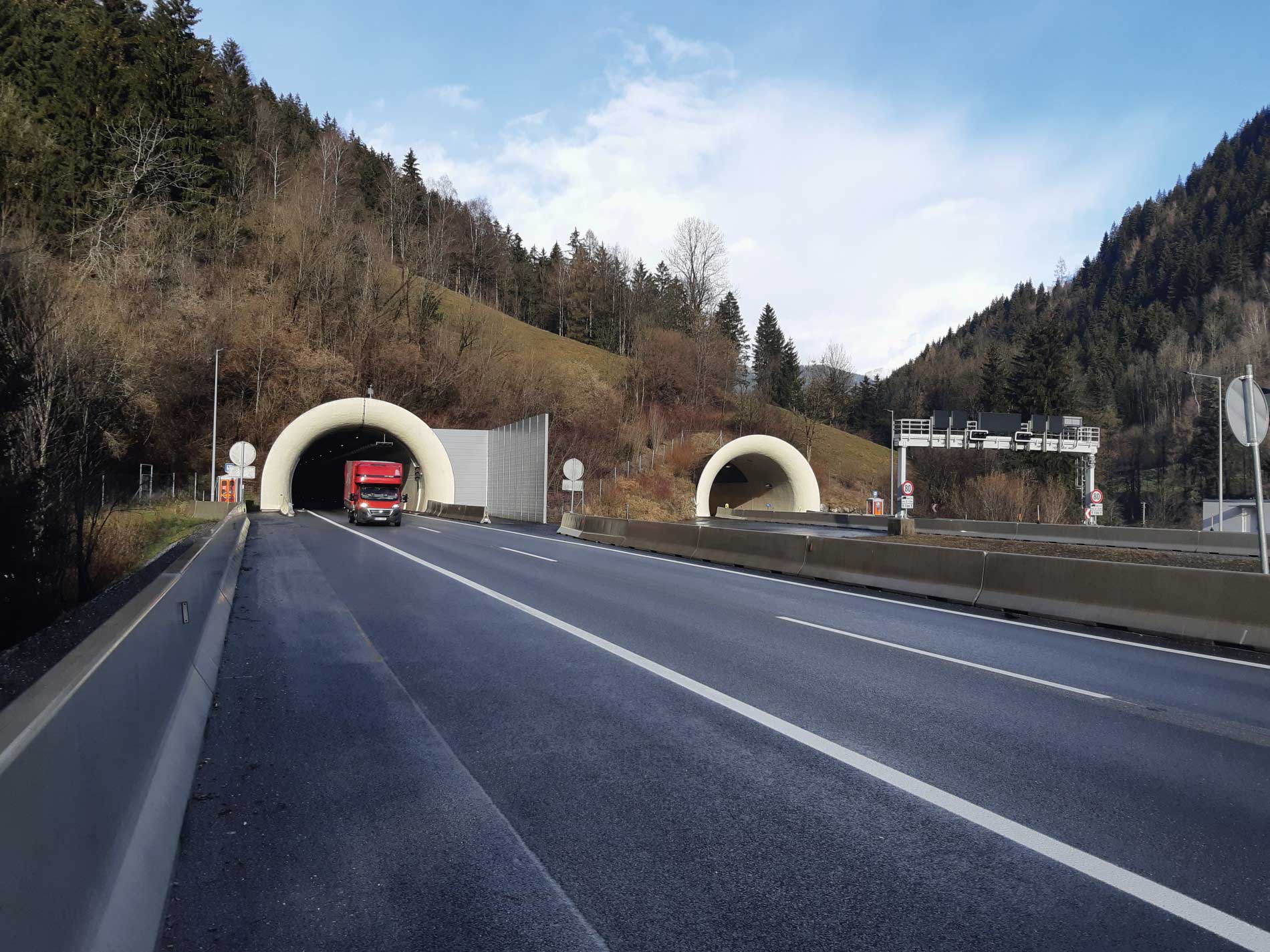 Tunnel renovation with MasterRoc MSL 345